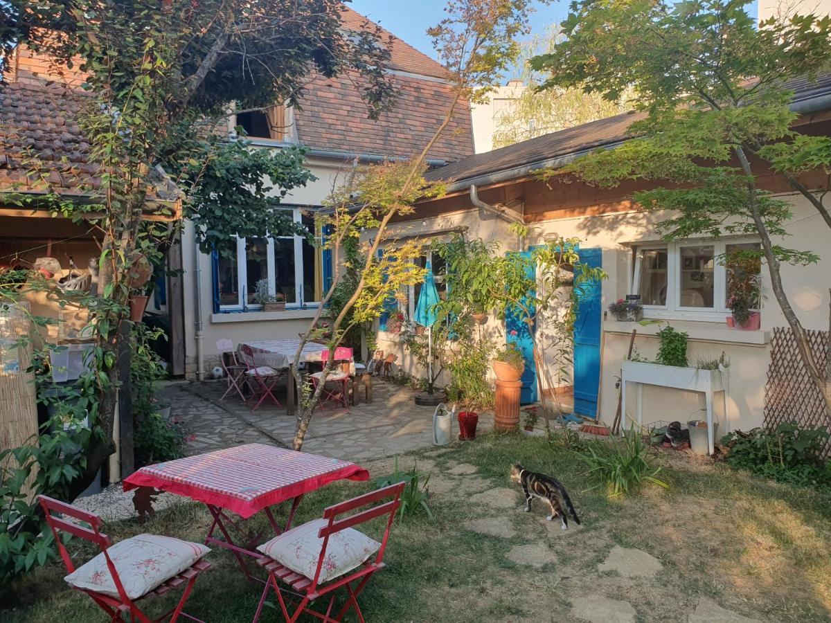 Le Clos Du Moulin Dijon,Sa Piscine, Son Jardin, Au Calme, La Campagne A La Ville Luaran gambar